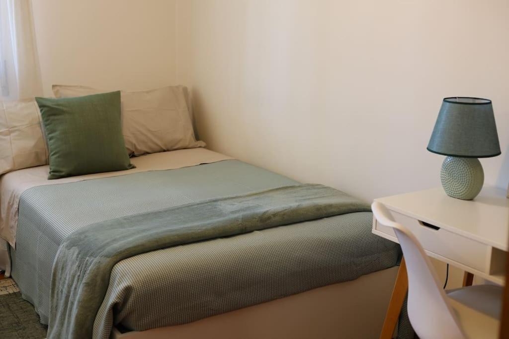 - Vicino Al Centro - Free Parking & Wi-fi Apartment *