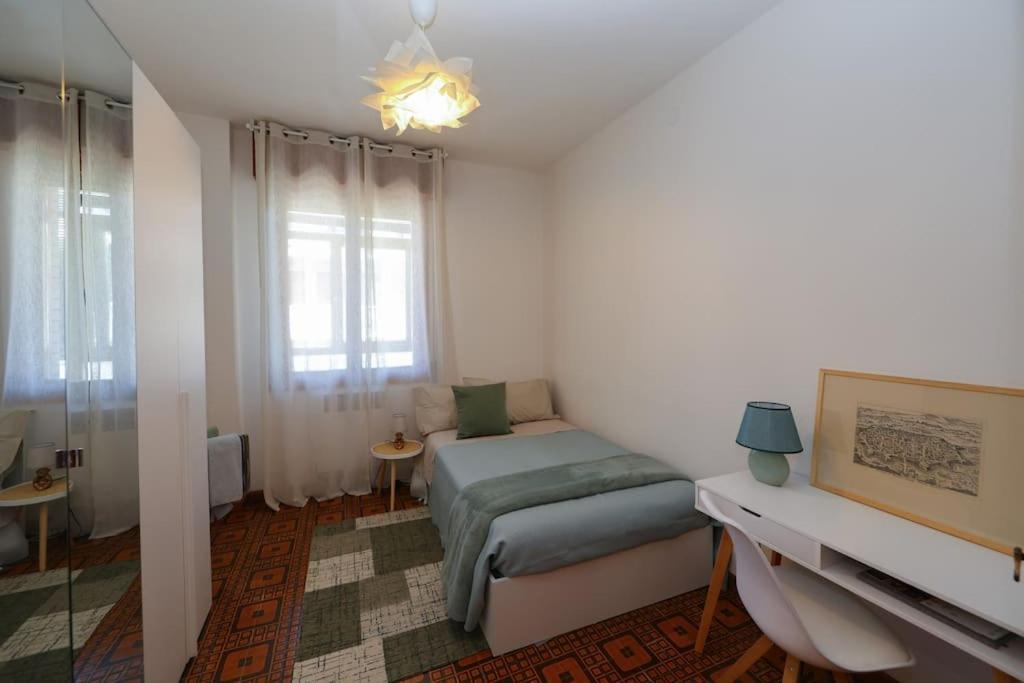 Apartment - Vicino Al Centro - Free Parking & Wi-fi *