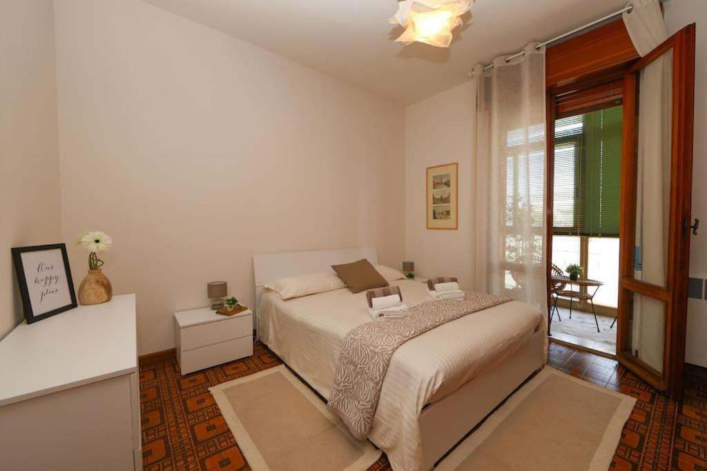 - Vicino Al Centro - Free Parking & Wi-fi Apartment *