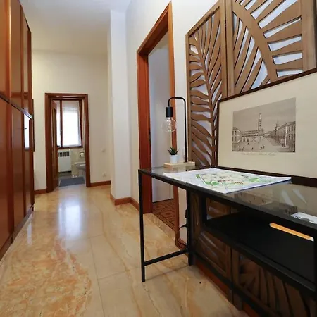 Modena - Vicino Al Centro - Free Parking & Wi-Fi Apartamento Exterior foto