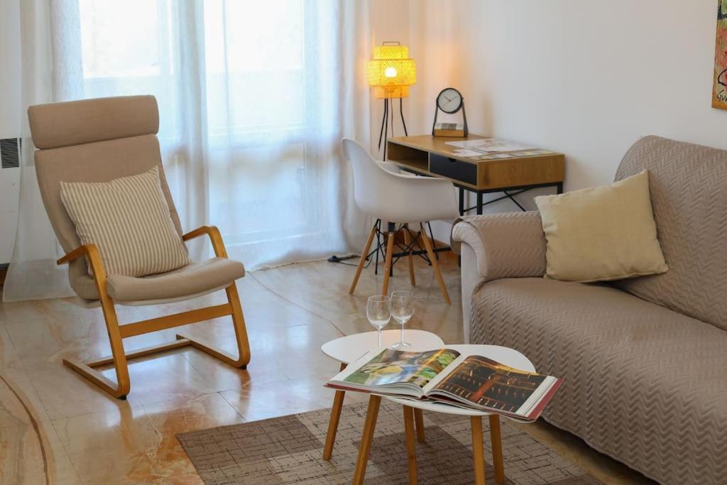 Appartamento - Vicino Al Centro - Free Parking & Wi-fi Modena